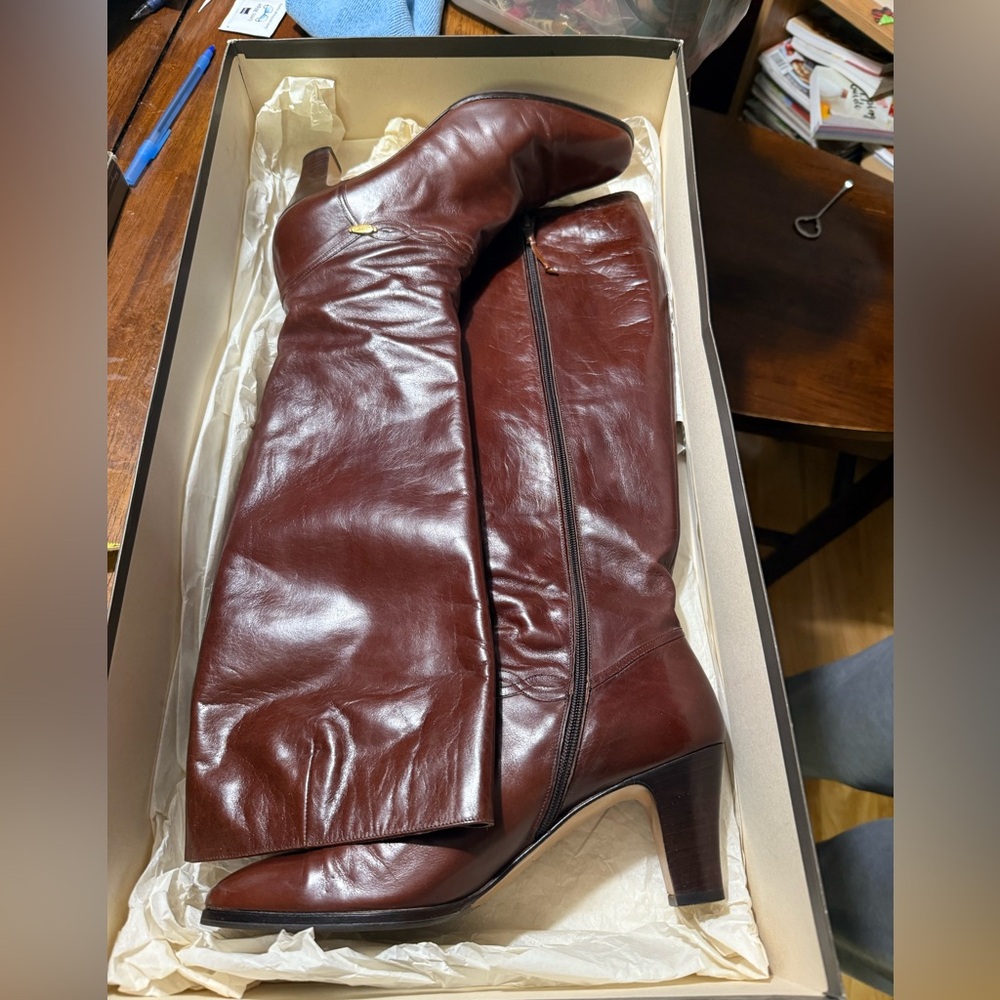 Salvatore Ferragamo Nerezza leather boots 8 1/2 AA